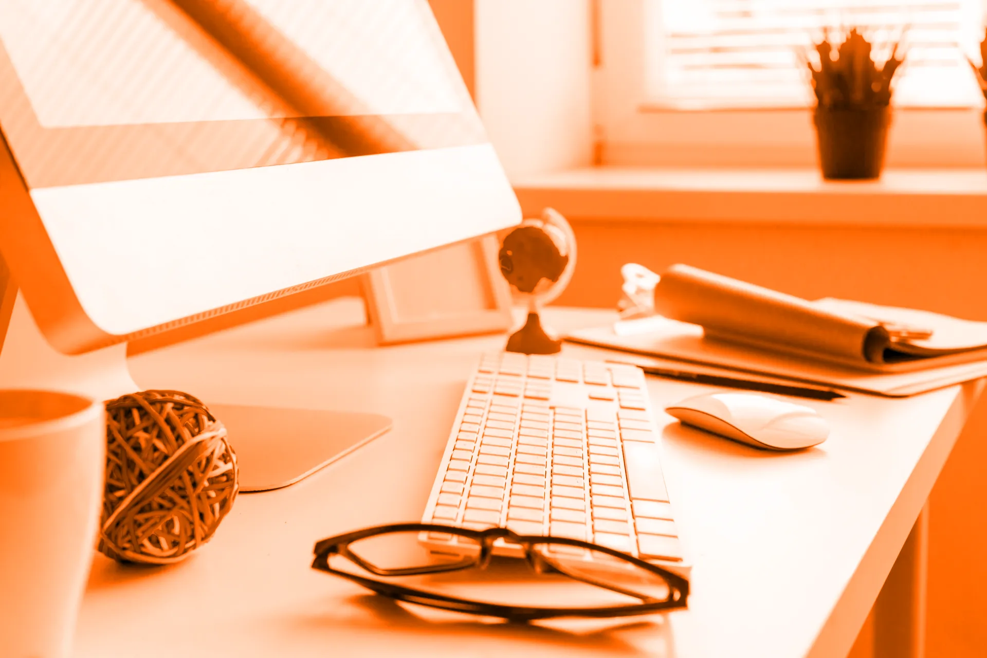 Web consultant workstation desktop